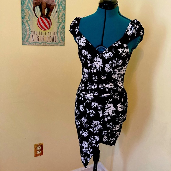 Emerald Sundae Dresses & Skirts - Emerald Sundae bodycon asymmetric dress